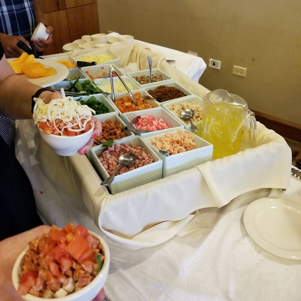 Waialae Country Club - Omelette bar - Golf Near Me - Honolulu, Hawaii