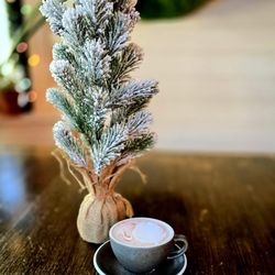Folktale Coffee & Bakehouse - Hot chocolate