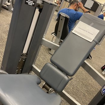 LA Fitness - Broken leg machine - Gyms Near Me - Miami, Florida