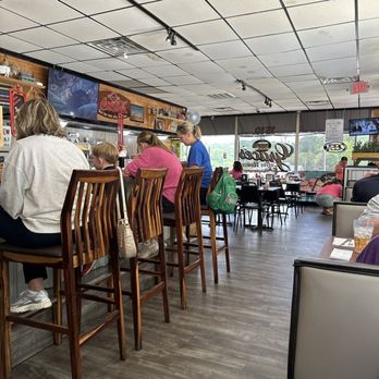 Grace's Coffee House & Restaurant - Seating area - Southern Near Me - Anderson, South Carolina Grace's Coffee House & Restaurant - Seating area - Southern Near Me - Anderson, South Carolina