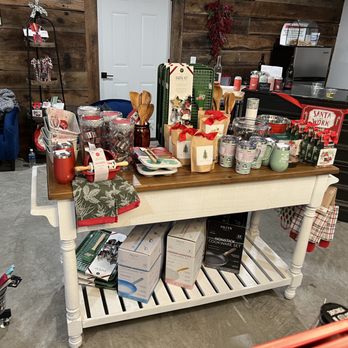 Old Vine Kitchen Emporium - Kitchen display - Gift Shops Near Me - Hermann, Missouri Old Vine Kitchen Emporium - Kitchen display - Gift Shops Near Me - Hermann, Missouri