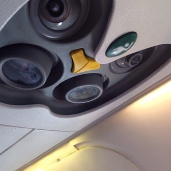 United Airlines - Broken air - Airlines Near Me - Chicago, Illinois