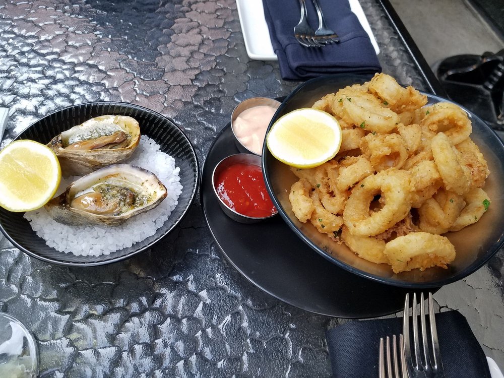 SHUCKERS OYSTER BAR 578 Photos & 559 Reviews 411 University St