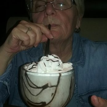 Cheddar's Scratch Kitchen - Custom made frozen mud-slide. Delish! - American Near Me - Orlando, Florida
