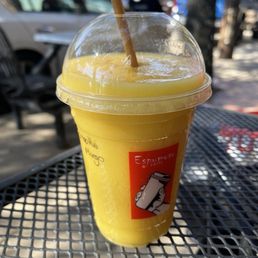 Mango smoothie Mango smoothie