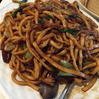 Shanghai River - Shanghai stir fried noodles (HUGE PORTION!) - Chinese Near Me - Richmond, British Columbia Shanghai River - Shanghai stir fried noodles (HUGE PORTION!) - Chinese Near Me - Richmond, British Columbia