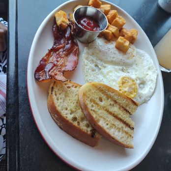 Culinary Dropout - Eggs and potatoes - New American Near Me - Indianapolis, Indiana Culinary Dropout - Eggs and potatoes - New American Near Me - Indianapolis, Indiana