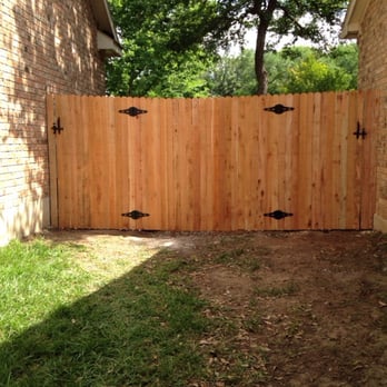 Regal Fence - 6' cedar w/ gates - Fences & Gates Near Me - Austin, Texas