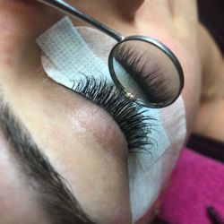 Huk Your Lashes