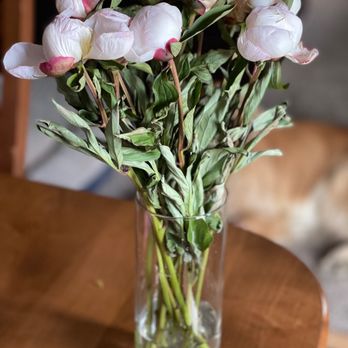 UrbanStems - 5 days later.... Still not open - Florists Near Me UrbanStems - 5 days later.... Still not open - Florists Near Me