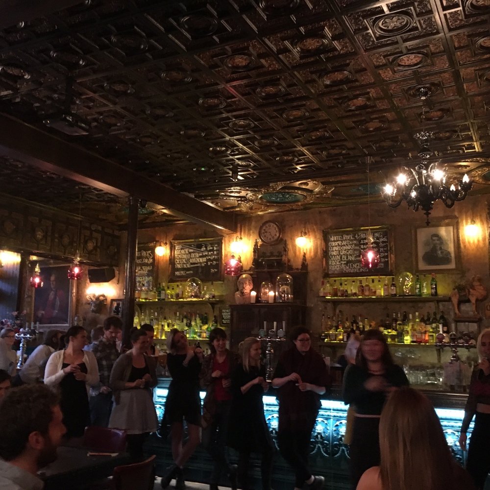 The Old Queens Head - Pubs Near Me - London, XGL