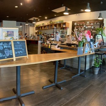 Chat Tea Eastvale - Inside - Bubble Tea Near Me - Eastvale, California Chat Tea Eastvale - Inside - Bubble Tea Near Me - Eastvale, California