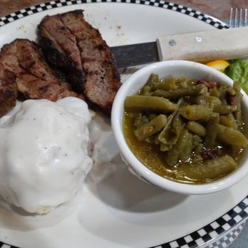 Black Bear Diner Menifee - Tri-tip w/mashed and green beans - Diners Near Me - Menifee, California