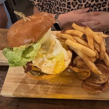 Braised Kitchen And Catering - Bacon and Egg Burger - Caterers Near Me - Tulare, California Braised Kitchen And Catering - Bacon and Egg Burger - Caterers Near Me - Tulare, California