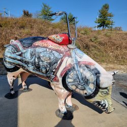 Star Bar Grill - Sculpture in the parking lot