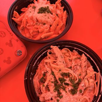 Pastaphony - Penne Shrimp Pinko, Fettuccine Chicken Alfredo - Italian Near Me - Fullerton, California
