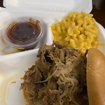 Redbones BBQ - Pulled Pork Sandwich - Barbeque Near Me - Somerville, Massachusetts