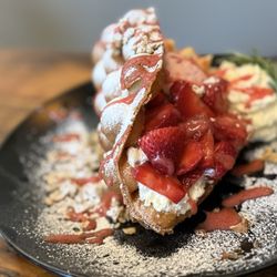 LUMI Dessert Cafe