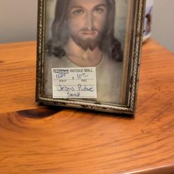 Twin Sugar Antiques  - Small frame Jesus piece. It's what Grandma had on her mantle