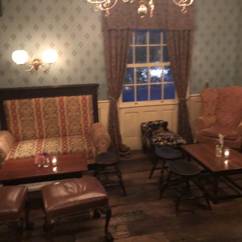 The Barrow House - Sitting area for drinks - New American Near Me - Clifton, New Jersey