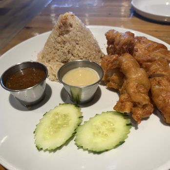 Rice Barn Thai Eatery & Wine Bar - Crispy garlic chicken and rice - Wine Bars Near Me - Vacaville, California