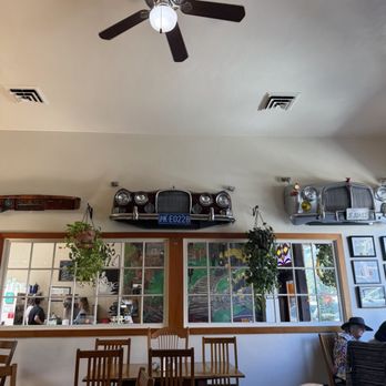 Omelette Express - Decor - Breakfast & Brunch Near Me - Santa Rosa, California Omelette Express - Decor - Breakfast & Brunch Near Me - Santa Rosa, California