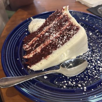 Fixins Soul Kitchen  - Red velvet - Soul Food Near Me - Los Angeles, California