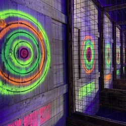 Hatchet House Texas - Glow Throw!