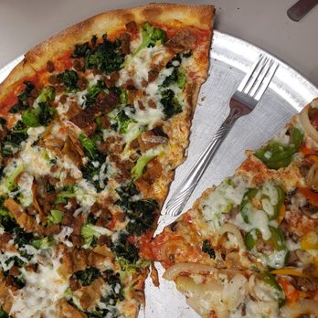 Scotto’s Pizzeria - The size of the pieces for the large pizza were very big! - Pizza Near Me - Myrtle Beach, South Carolina Scotto’s Pizzeria - The size of the pieces for the large pizza were very big! - Pizza Near Me - Myrtle Beach, South Carolina