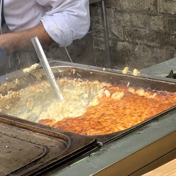 hash - Love me some burnt cheese edges of Mac n cheese. - Food Near Me - London, XGL