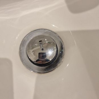 Fаntаstiс Сlеаnеrs - Hard water and soap residue in sink - Home Cleaning Near Me - London, XGL Fаntаstiс Сlеаnеrs - Hard water and soap residue in sink - Home Cleaning Near Me - London, XGL