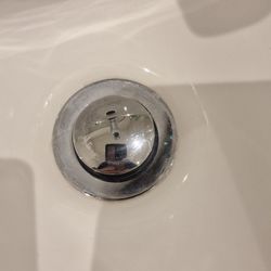 Fаntаstiс Сlеаnеrs - Hard water and soap residue in sink