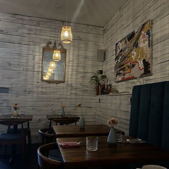 Senza - Inside - Wine Bars Near Me - Pittsburgh, Pennsylvania