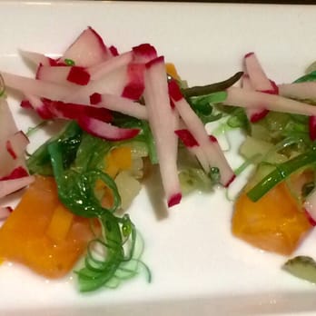 El Cuco de Ruzafa - Salmon with wakame, pickle and radish - Spanish Near Me - Valencia, V