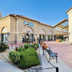 Outlets At Tejon