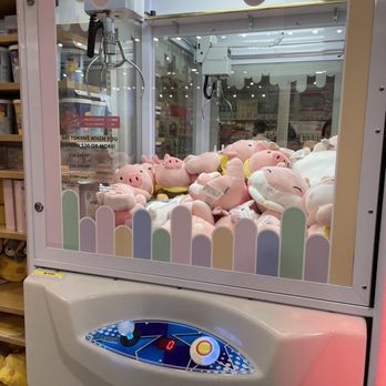 MINISO - Claw game! - Toy Stores Near Me - New York, New York