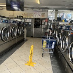 Suds R Us Laundromat