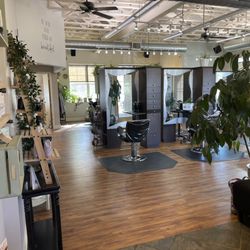 Salon Revive Broomfield - Gorgeous Space