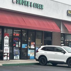 AR Smoke & Cigars - The business