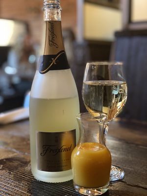 Brasserie Saint James by null