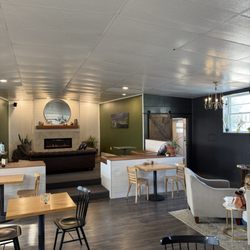 3 Arrows Coffee Company - Inside seating