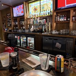 Scully's Irish Pub & Eatery - Great bar addition to a familiar space with a new twist. Great bar vibe with solid Irish fare.