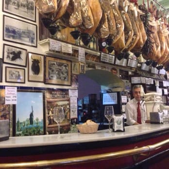 Las Teresas - View of the tapas bar and our great waiter - Spanish Near Me - Seville, SE