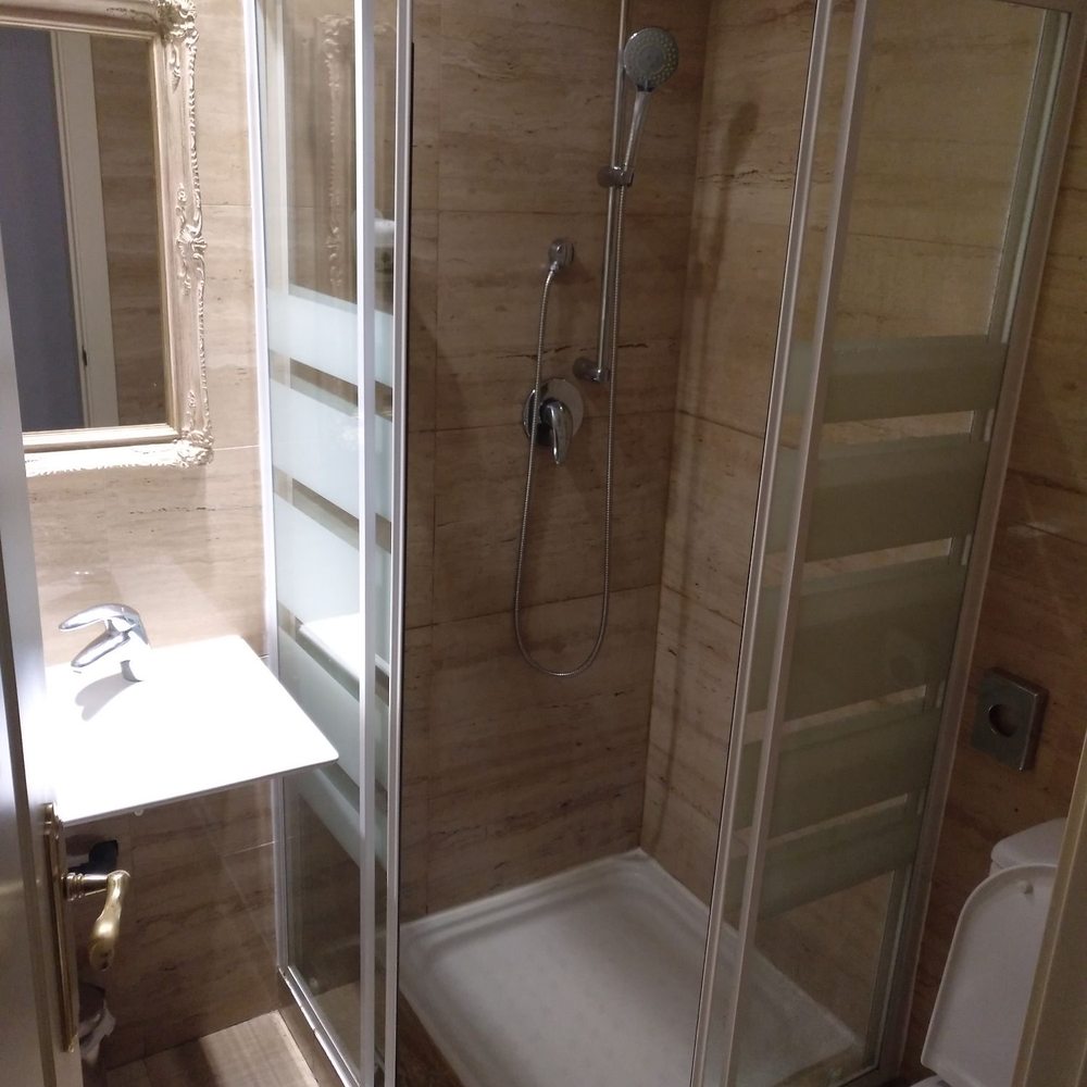 Hotel Caballero Errante - Bathroom - Hotels Near Me - Madrid, M