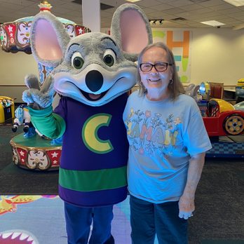 Chuck E. Cheese - Photo op - Pizza Near Me - Murrieta, California