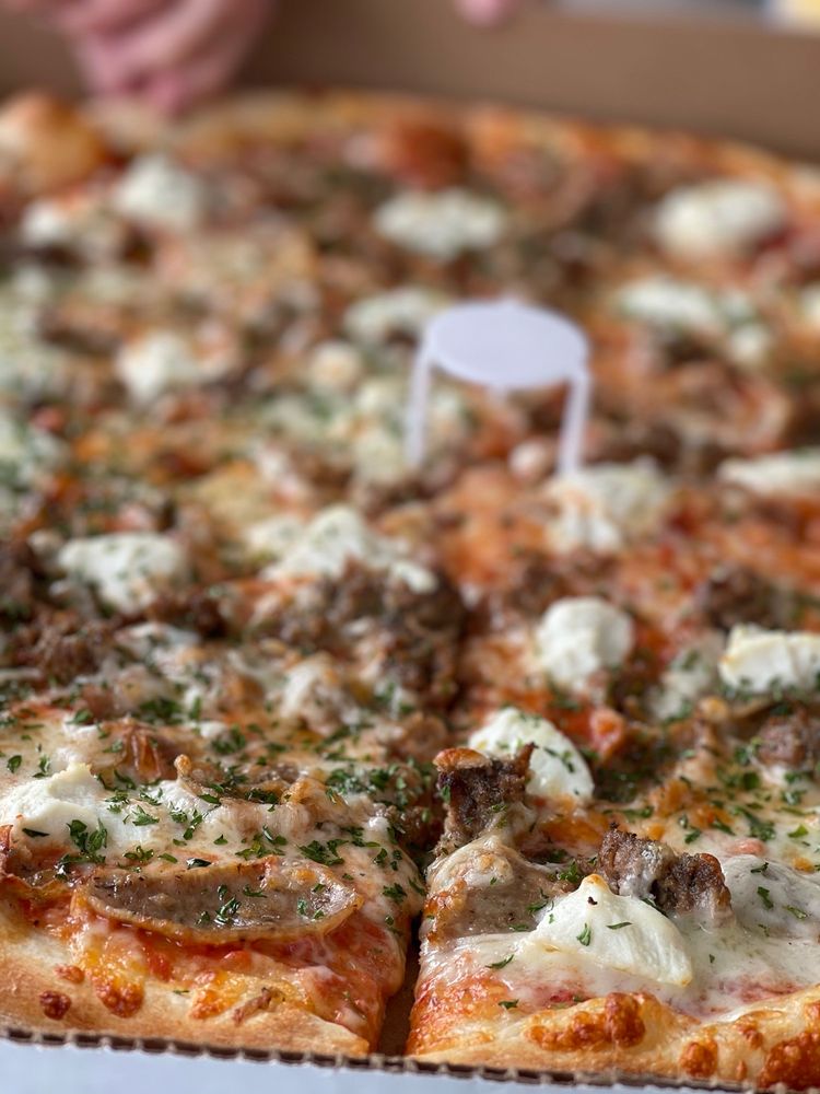 SKY S PIZZA PIE 244 Photos 448 Reviews 5559 N Davis Hwy sky-s-pizza-pie-244-photos-448-reviews-5559-n-davis-hwy