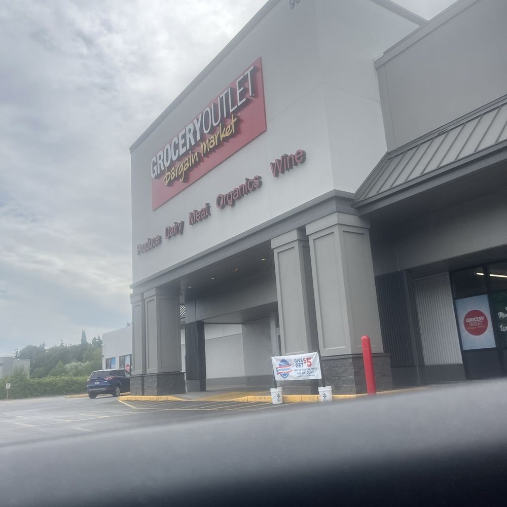 Grocery Outlet - Front of store - Grocery Near Me - Milton, Washington