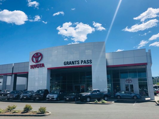 GRANTS PASS TOYOTA - Updated April 2025 - 36 Photos & 66 Reviews - 375 ...