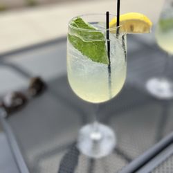 The Beth Kitchen & Bar - Hugo spritz