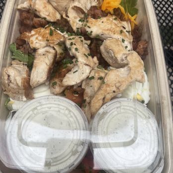 Bruxie - Togo salad - Chicken Shop Near Me - Los Angeles, California